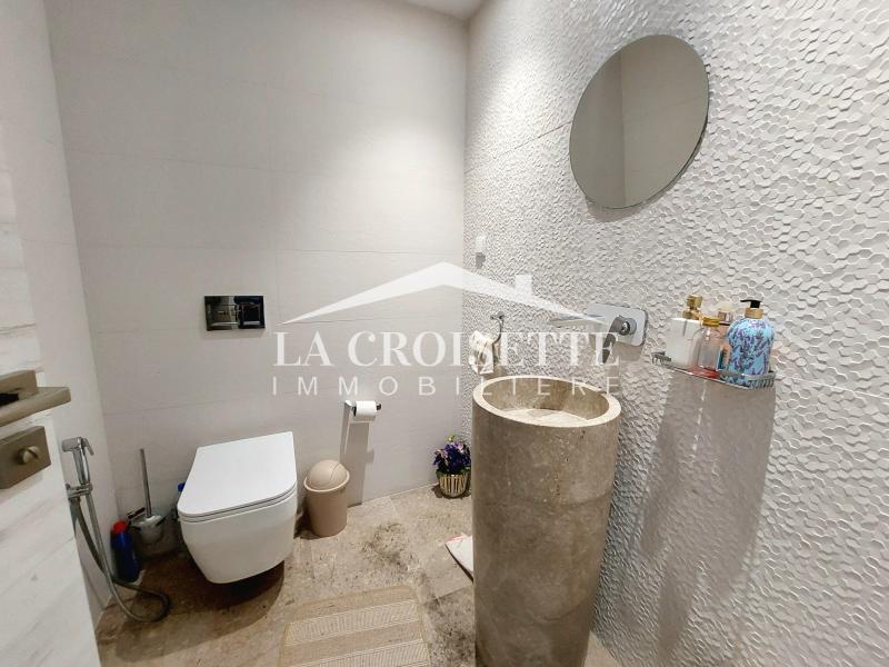Triplex S+3 avec jardin et piscine couverte à La Soukra